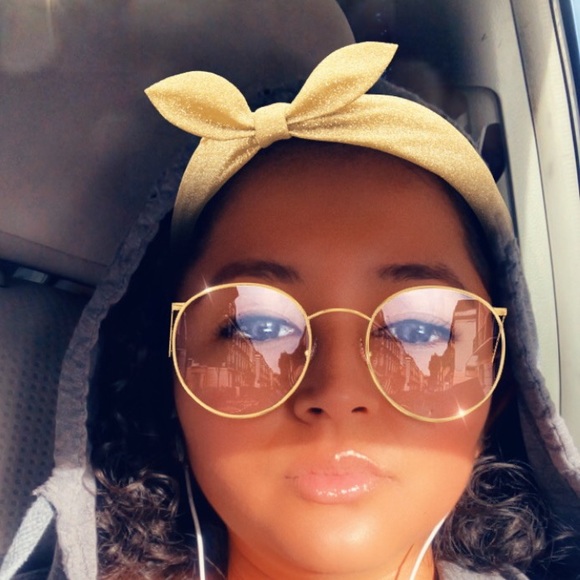 Meet your Posher, Raquel - Picture 1 of 1